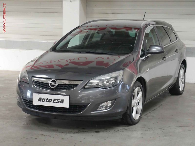 Opel Astra (2011) 2.0TDCi, AC, temp - fotka 3 z 19