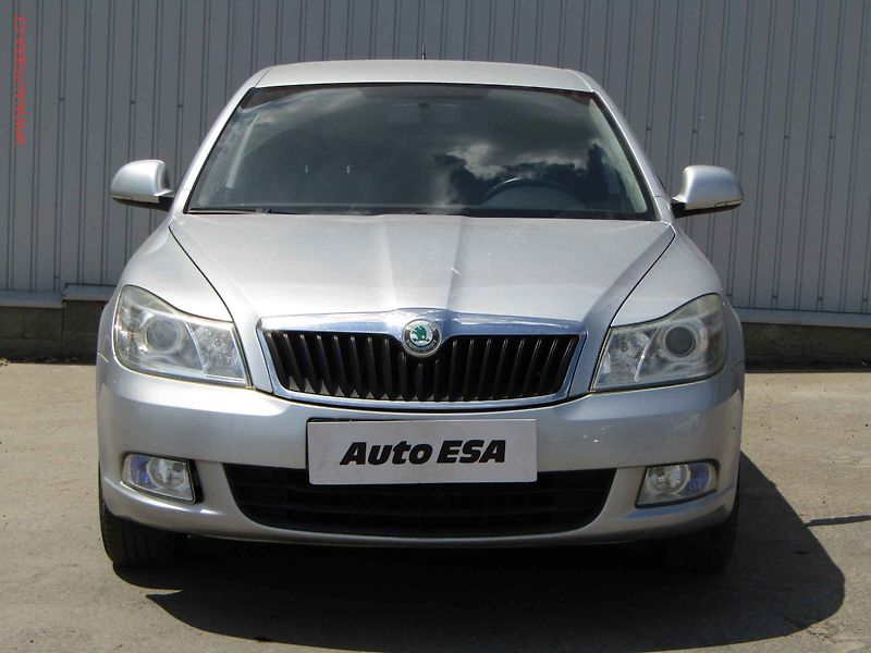 Škoda Octavia (2010) 1.2 TSi, ČR, AC, tempo - fotka 2 z 15