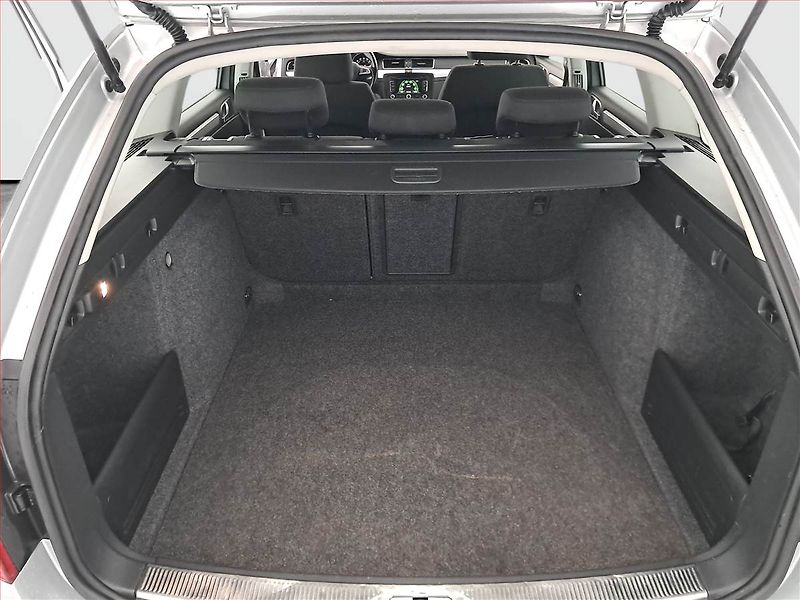 Škoda Superb (2013) 1.6 TDI, Navi, Tempomat - fotka 14 z 17
