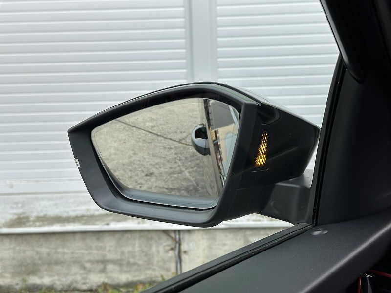 Škoda Kamiq 1.0TSi Monte Carlo 116PS Matri - fotka 9 z 45