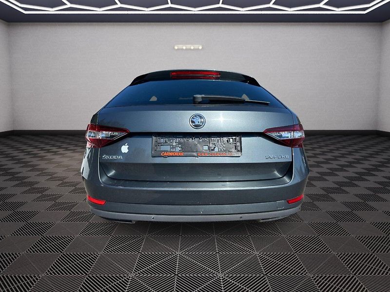 Škoda Superb (2015) 2.0Tdi 140KW DSG - fotka 6 z 23