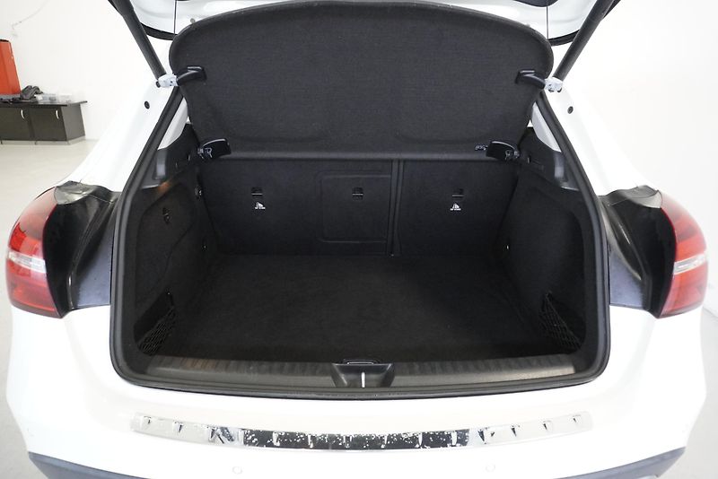 Mercedes-Benz GLA 200 2.2D 100 kW AUTOMAT - fotka 31 z 32