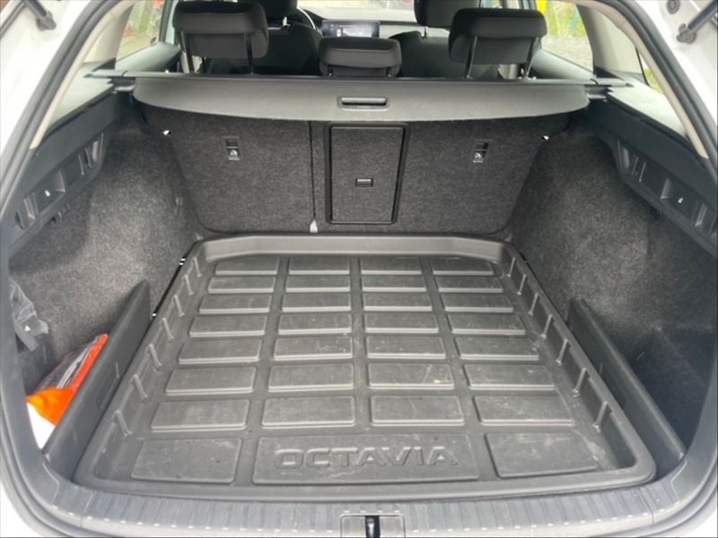 Škoda Octavia 2,0 TDI Style - fotka 6 z 11