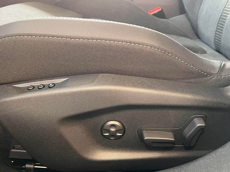 Opel Astra (2026) NEW Ultimate ST Hybrid 145k At - fotka 11 z 30