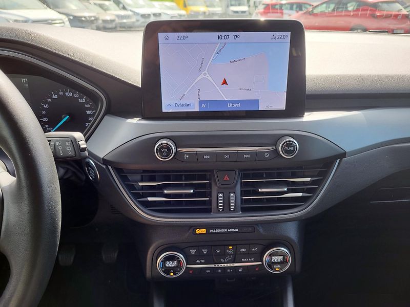 Ford Focus 1.0 EcoBoost mHEV 114kW TITAN. - fotka 13 z 50