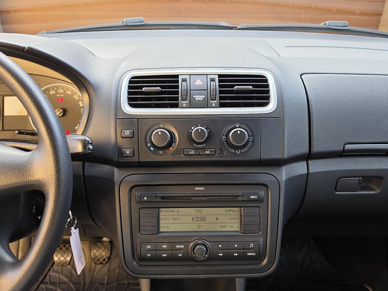 Škoda Fabia II 1.4i 16V AMBIENTE*2x SADA* - fotka 17 z 55