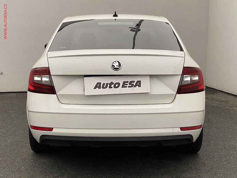 Škoda Octavia (2018) 1.8 TSI, ČR, DSG, LED - fotka 5 z 19