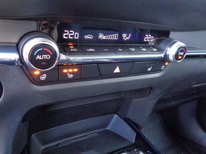 Mazda CX-30 (2026) 2,0 X186 PS , Centre-line - fotka 16 z 24