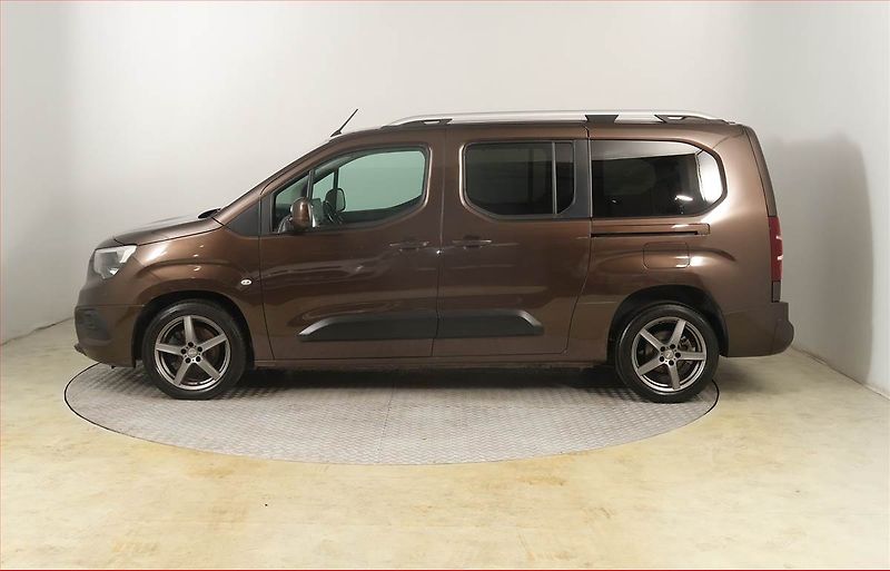 Opel Combo (2019) Maxi Enjoy 1.5 CDTI, 5Míst, ČR - fotka 3 z 20