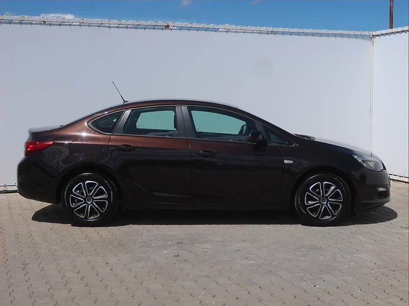 Opel Astra (2016) 1.6 16V, Tempomat - fotka 6 z 14
