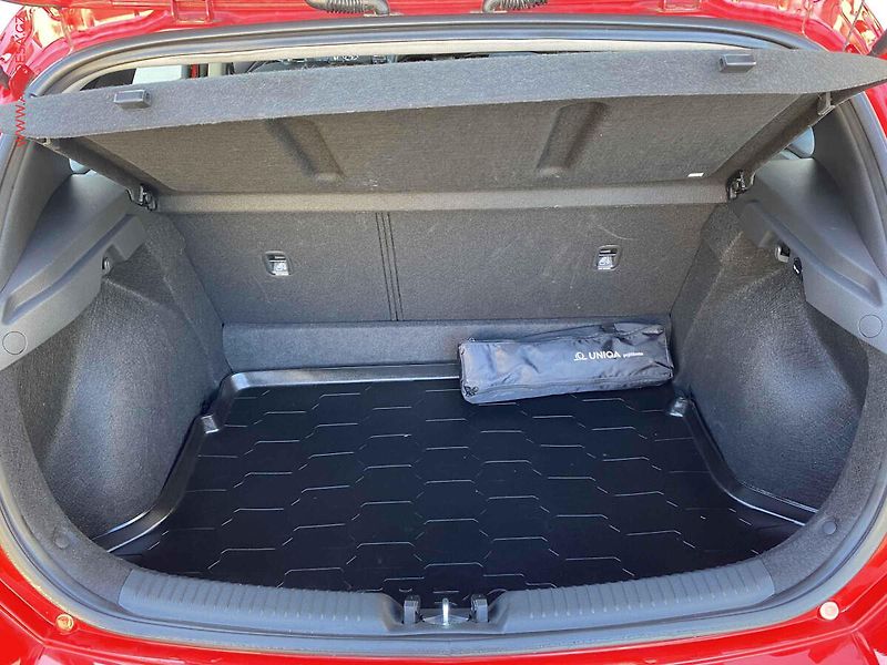 Hyundai i30 (2023) 1.5 DPi, 1.maj,ČR, servis - fotka 7 z 18