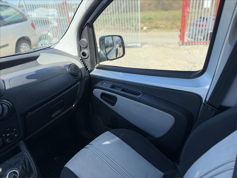 Fiat Qubo 1,4 i + CNG - fotka 18 z 24