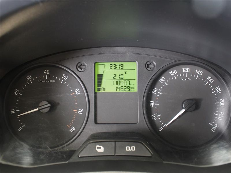 Škoda Fabia 1,2 TSi 63kW Classic 2.maj ČR - fotka 21 z 21