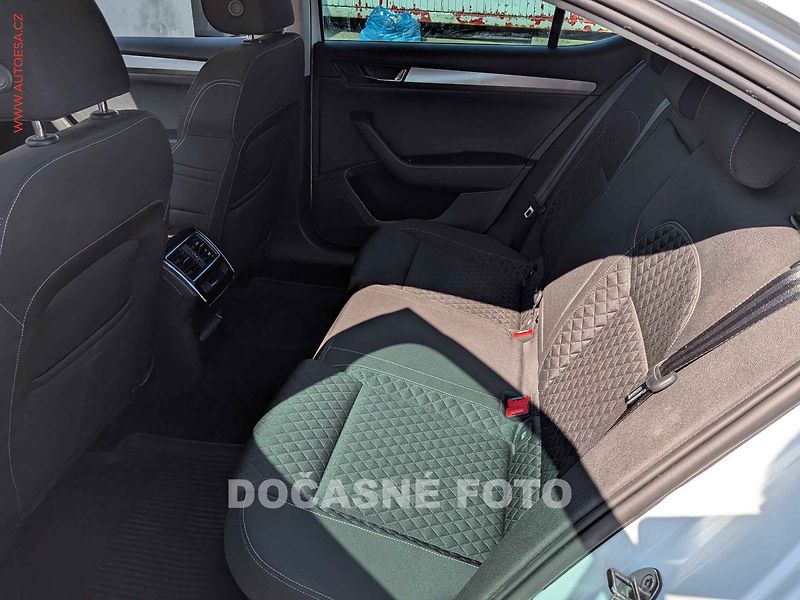 Škoda Superb (2016) 1.4TSi, Navi, bixen - fotka 10 z 16