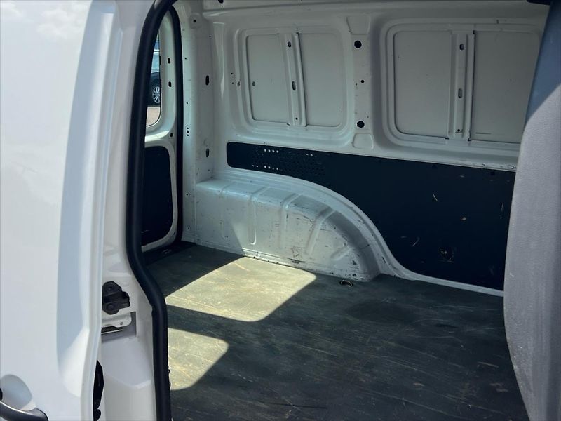 Volkswagen Caddy 2,0 TDi 75kW skříň  REZERVACE - fotka 12 z 20