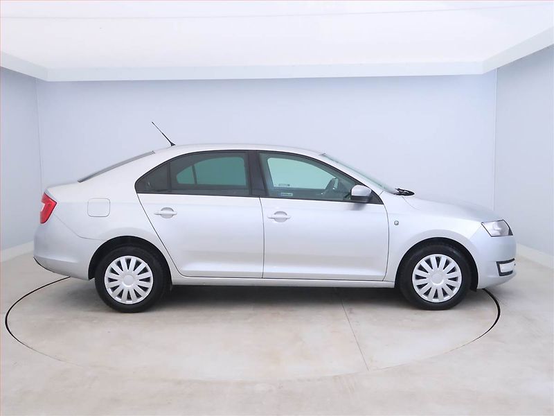 Škoda Rapid (2014) Ambition 1.6 TDI, Serv.kniha - fotka 6 z 12