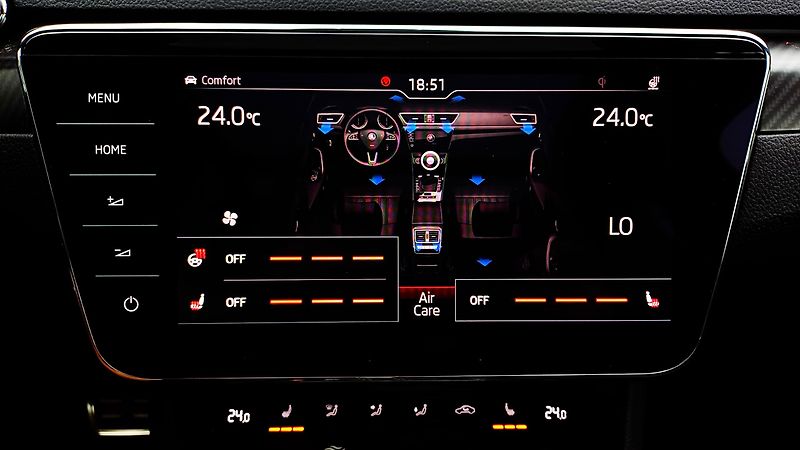 Škoda Superb 2.0TDI 140kW 4x4-WEBA-PANO-DPH - fotka 35 z 49