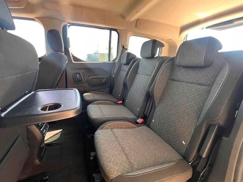 Opel Combo Eleg.Plus L2-1,5 CDTi AT8 - fotka 22 z 31