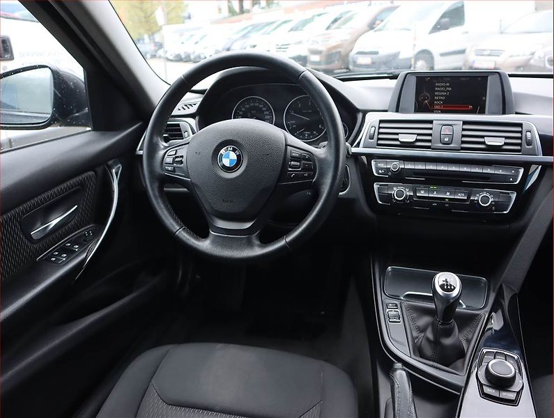 BMW Řada 3 (2015) 320 d xDrive, 4X4, Serv.kniha - fotka 7 z 19