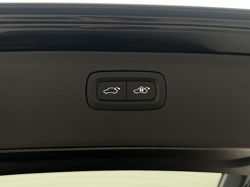 Volvo XC90 (2026) B5 AWD BLACK EDITION PLUS - fotka 19 z 49