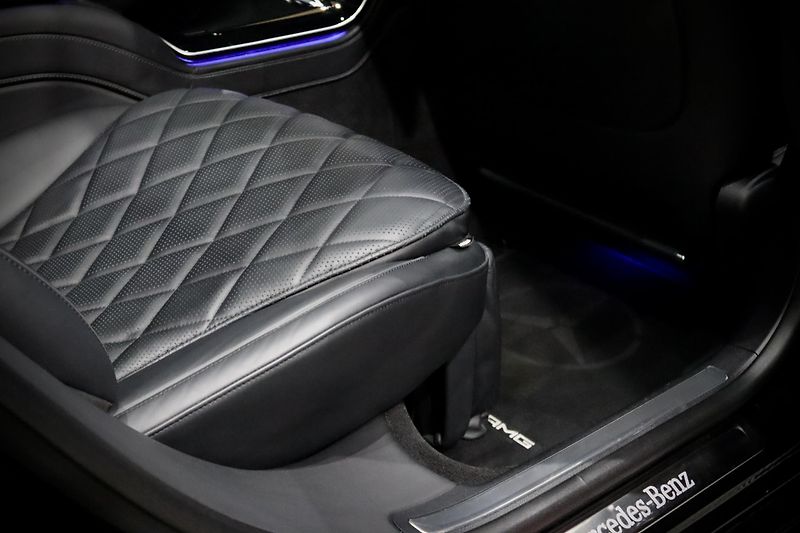 Mercedes-Benz Třídy S 580 Long 4Matic V8 370 kW - fotka 38 z 43