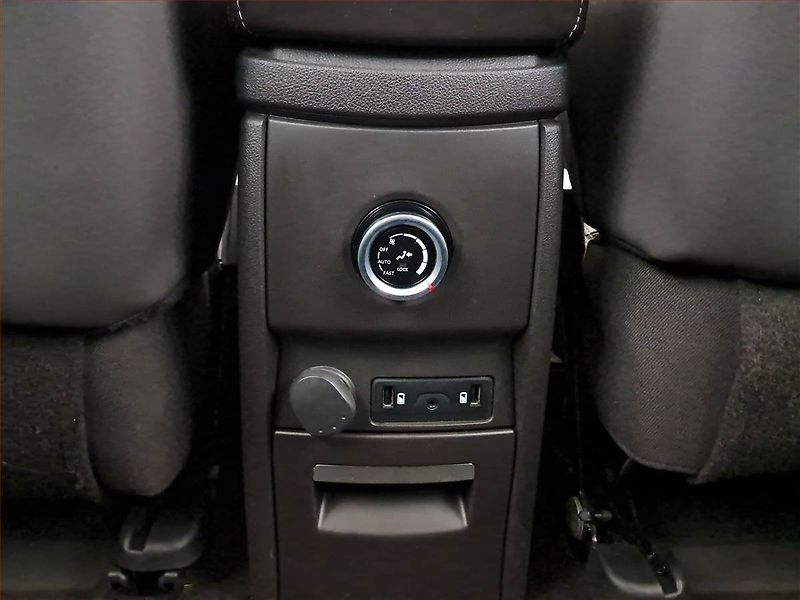 Renault Espace (2017) Initiale Paris 1.6 TCe - fotka 18 z 21