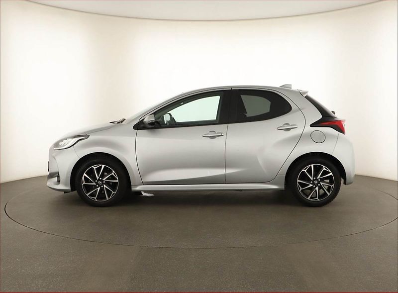 Toyota Yaris (2023) Comfort Style Tech 1.5 VVT-i - fotka 3 z 14