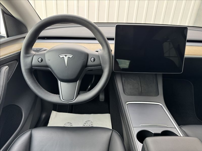 Tesla Model Y 0,0 RWD SoH 94% - fotka 26 z 50