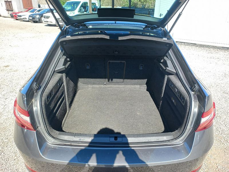 Škoda Superb (2021) 2.0TSi 140kW DSG ČR DPH  - fotka 12 z 19