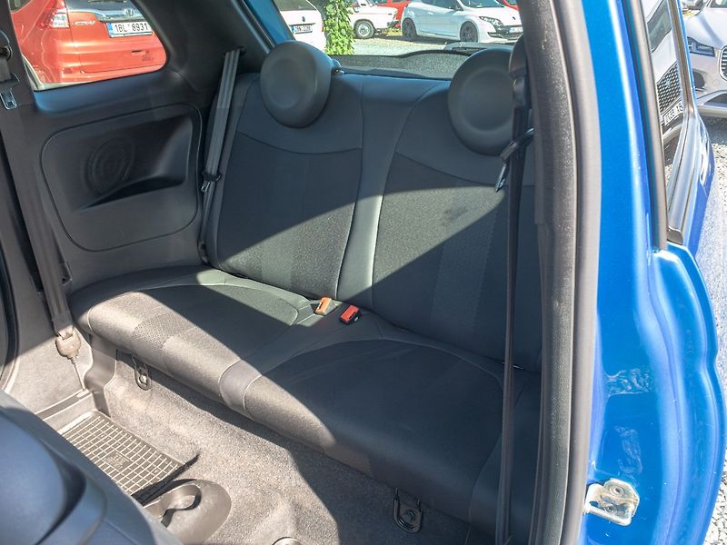 Fiat 500 (2015) 12/2015 ČR 0.9T 77KW- DIGI - fotka 32 z 38