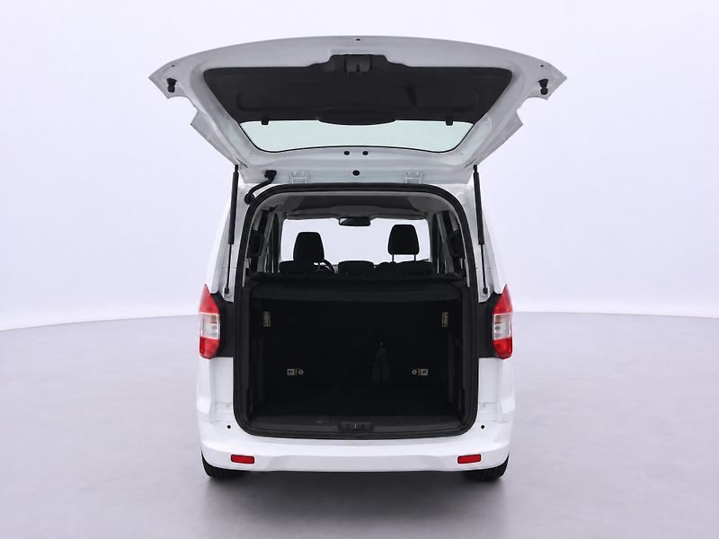 Ford Tourneo Connect 1,5 TDCi 71kW Titanium CZ - fotka 9 z 34