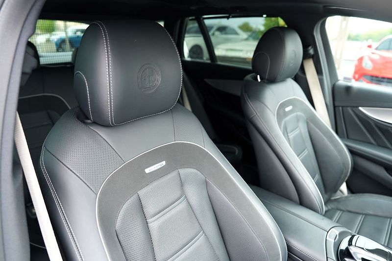 Mercedes-Benz Třídy E E63 S AMG 4Matic+// 615 PS - fotka 28 z 48