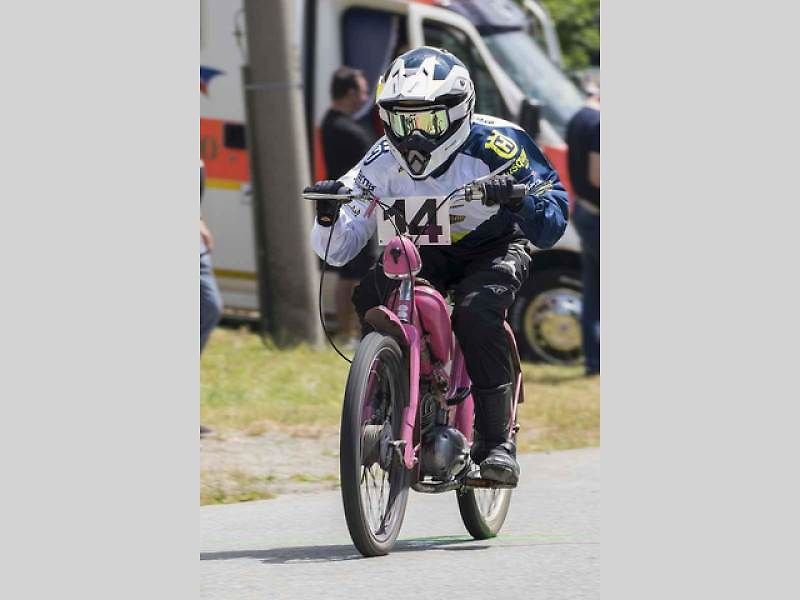 První červencová sobota byla v Rychtářově ve znamení mopedů. Moped rallye ho ovládla s čtyřiadvacátým ročníkem.