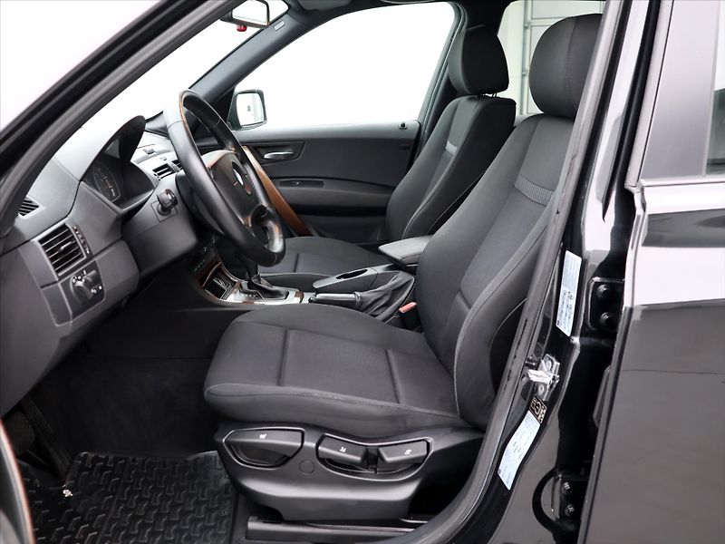 BMW X3 2,5 R6 141KW CZ Aut. 4x4 - fotka 10 z 25