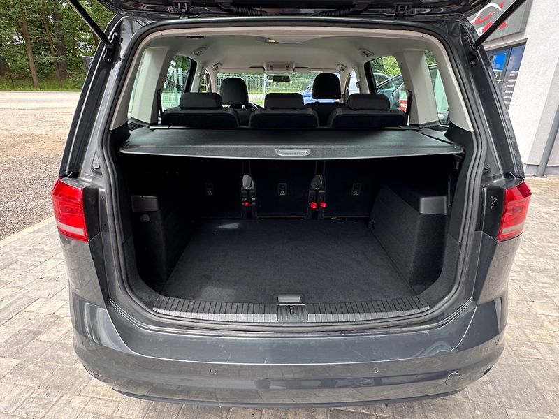 Volkswagen Touran (2018) 1.6 TDi - fotka 27 z 31