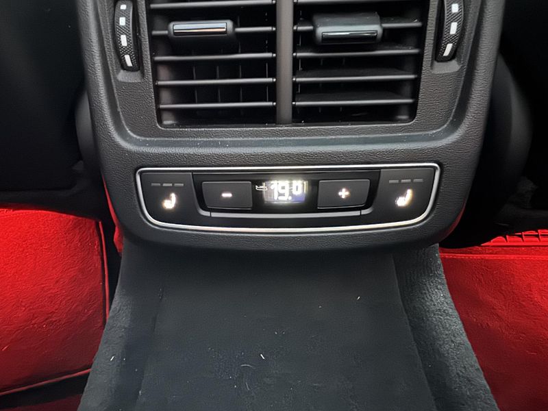Audi e-tron GT Quattro HUD 360 Vzduch SoH 91% - fotka 16 z 32