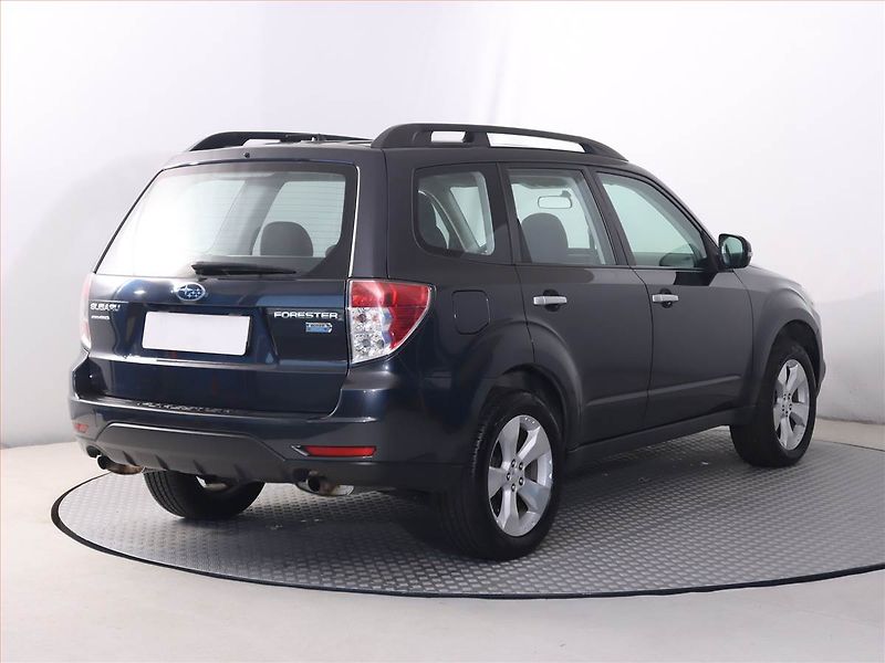 Subaru Forester (2011) 2.0 d, 4X4, Serv.kniha - fotka 5 z 16
