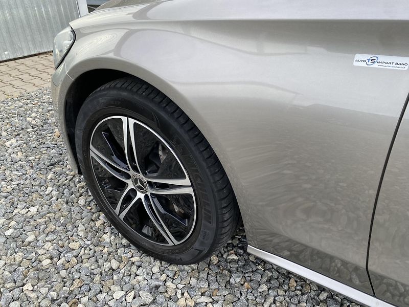 Mercedes-Benz Třídy C C 400 COUPE 4MATIC 51.000KM - fotka 21 z 149