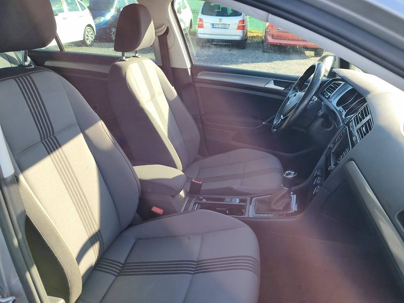 Volkswagen Golf (2016) - fotka 25 z 36