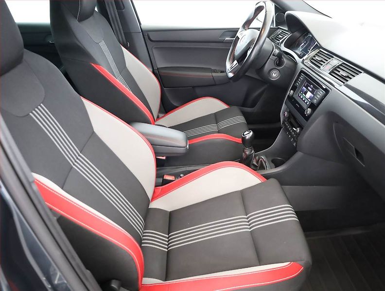 Škoda Rapid (2017) Spaceback 1.2 TSI, Serv.kniha - fotka 7 z 19