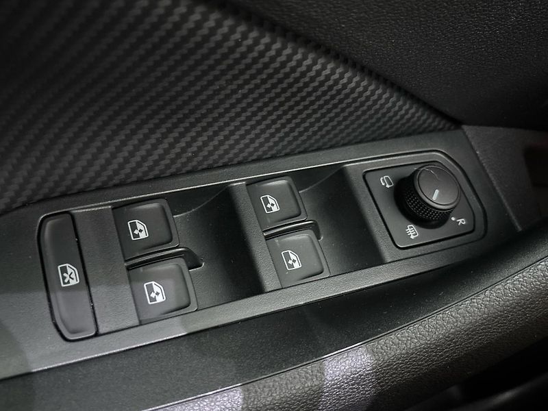 Škoda Kamiq Monte Carlo - fotka 21 z 30