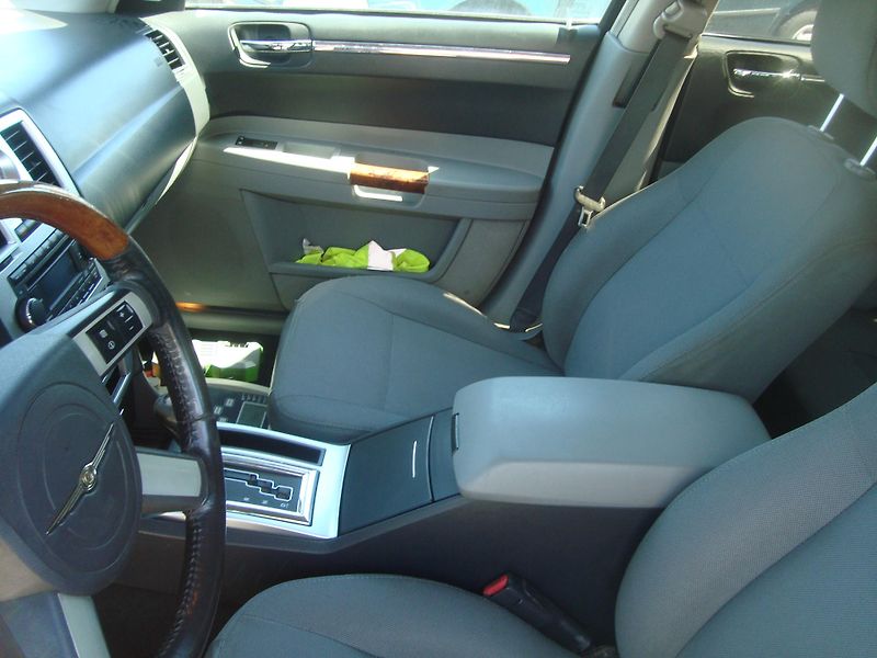 Chrysler 300C (2007) 3,0 CRD - fotka 12 z 18