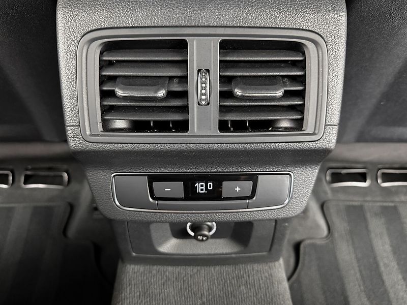 Audi Q5 2.0 PHEV QUATTRO S-LINE, PANO, - fotka 25 z 30