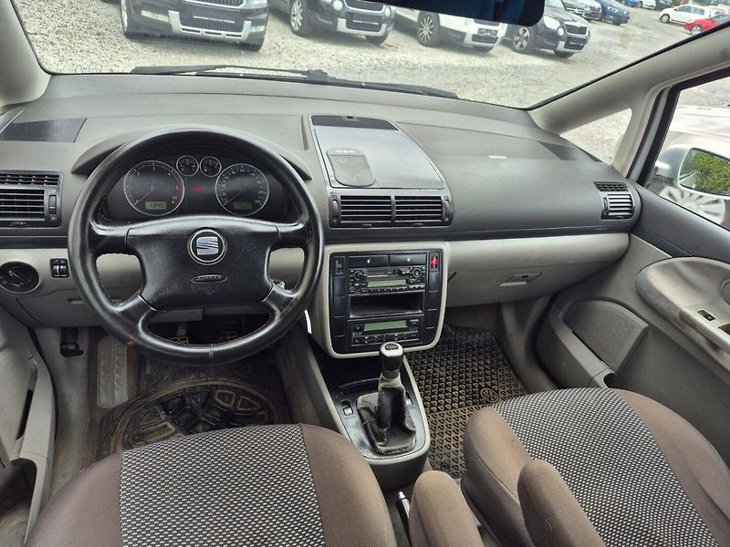 Seat Alhambra (2003) 1.9 TDI Rozvody 7Míst - fotka 13 z 24