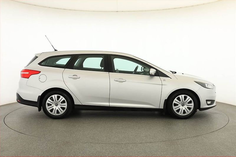 Ford Focus (2015) Trend Sport 1.0 EcoBoost - fotka 6 z 15