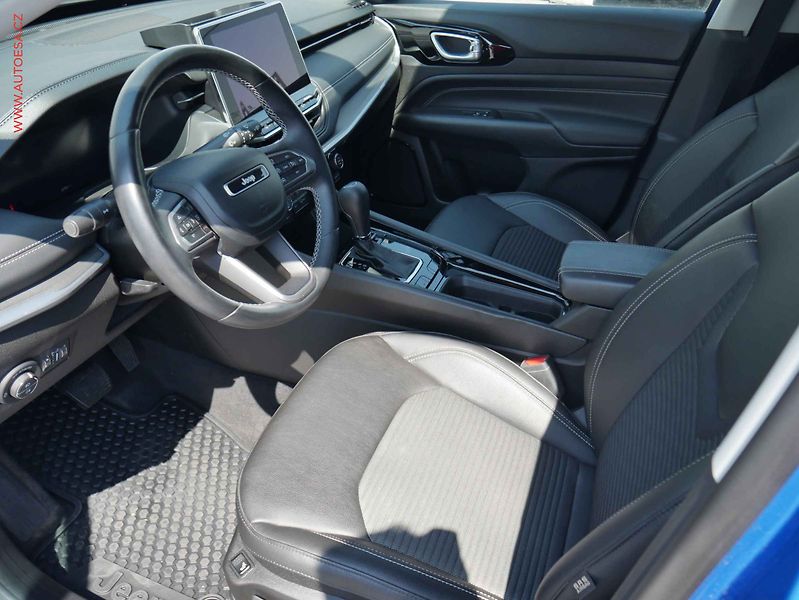 Jeep Compass (2021) 1.3, 1.maj,ČR, Limited, AT - fotka 9 z 15