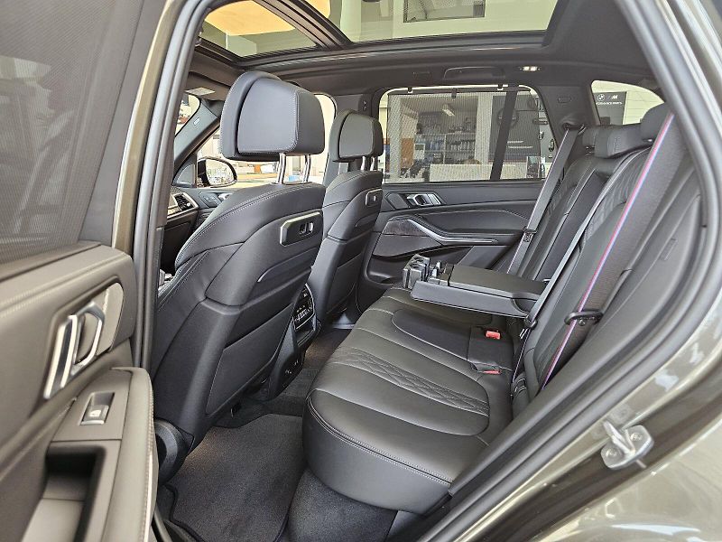 BMW X5 xDrive40d - fotka 17 z 36