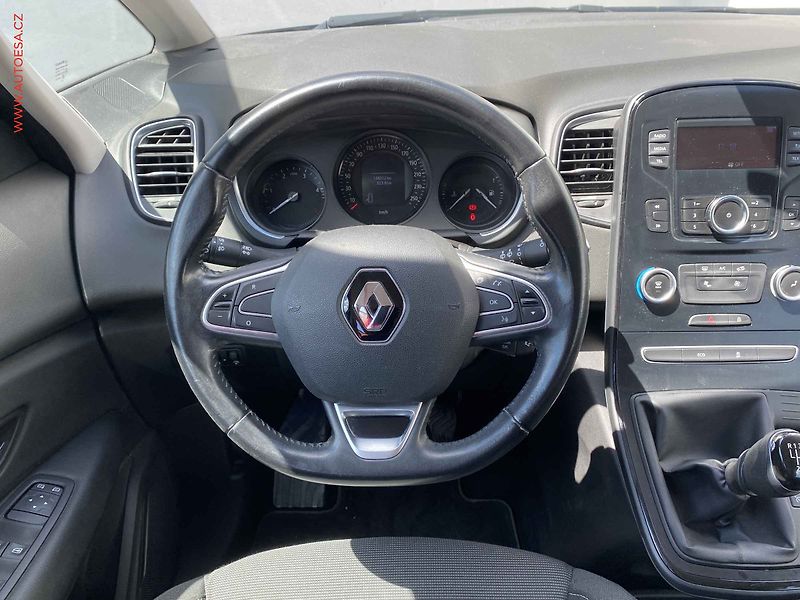 Renault Scénic (2017) 1.5 dCi, AC, tempo - fotka 11 z 14