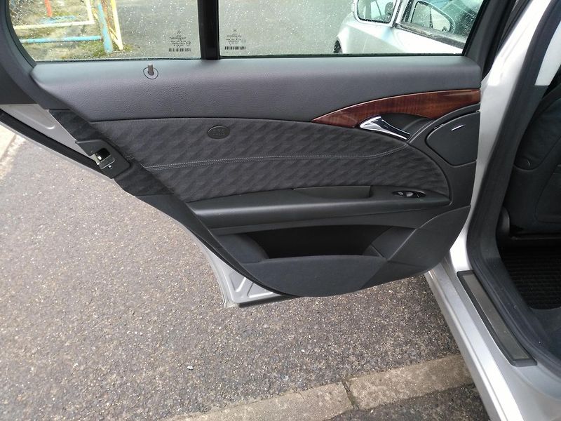 Mercedes-Benz Třídy E 220 CDI - fotka 12 z 32