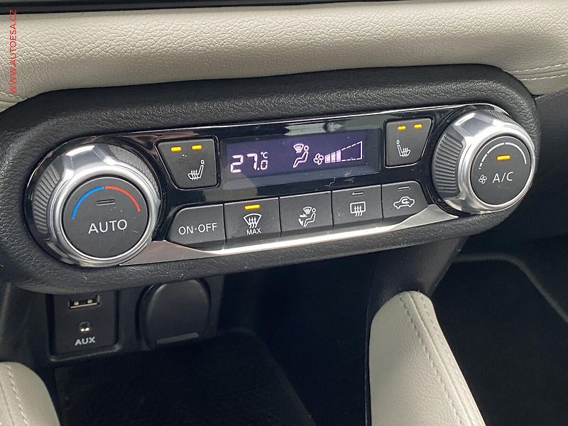 Nissan Micra (2018) 0.9 DiG-T, Tekna, navi - fotka 15 z 19